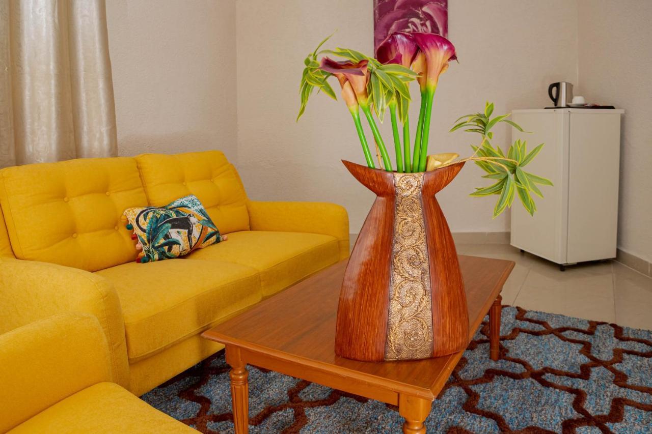 Hotel Hibiscus Louis Libreville Exterior photo